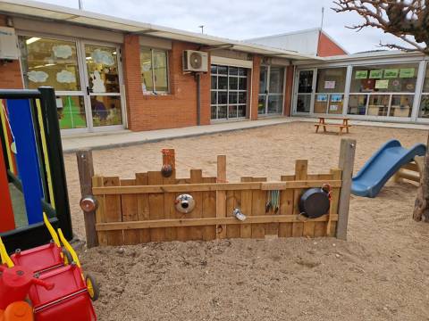 L’AFA de la Llar d’Infants reinventa el pati de l’escola bressol