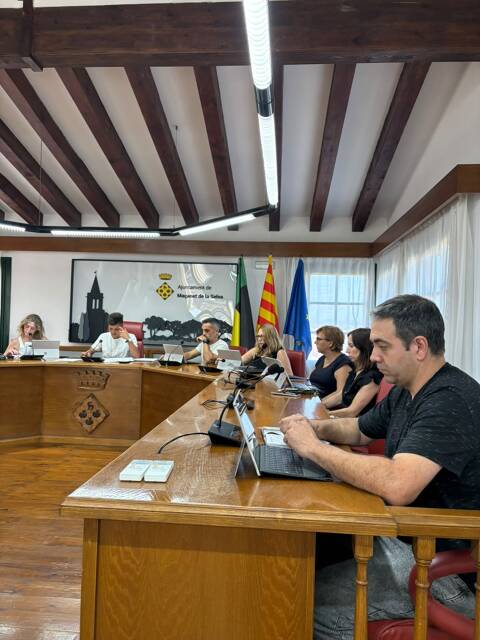 El Ple de Maçanet consolida el nou servei de neteja viària i reforça la prevenció d'incendis forestals