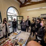 Laura Borràs visita Maçanet de la Selva amb motiu de la presentació del darrer llibre del Taller d’Història i la cessió del seu fons documental a l’Ajuntament - 3e7c8-_DSC0726.jpg