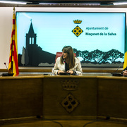 Laura Borràs visita Maçanet de la Selva amb motiu de la presentació del darrer llibre del Taller d’Història i la cessió del seu fons documental a l’Ajuntament - 7b217-_DSC0479.jpg