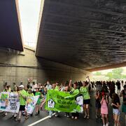 Prop de 175 persones participen en una marxa lenta per reclamar al Departament d’Educació el desbloqueig immediat de la construcció del nou institut de Maçanet de la Selva - img-prop-de-175-persones-participen-en-una-marxa-lenta-per-reclamar-al-departament-d---educacio---el-desbloqueig-immediat-de-la-construccio---del-nou-institut-de-mac--anet-de-la-selva--04-.jpeg