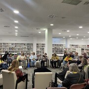 Martí Gironell al club de lectura de la Biblioteca de Maçanet de la Selva per parlar sobre el “gendre de Cal Coix”