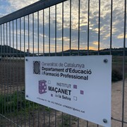 El Ple municipal aprova l’ampliació provisional de l’Institut de Maçanet